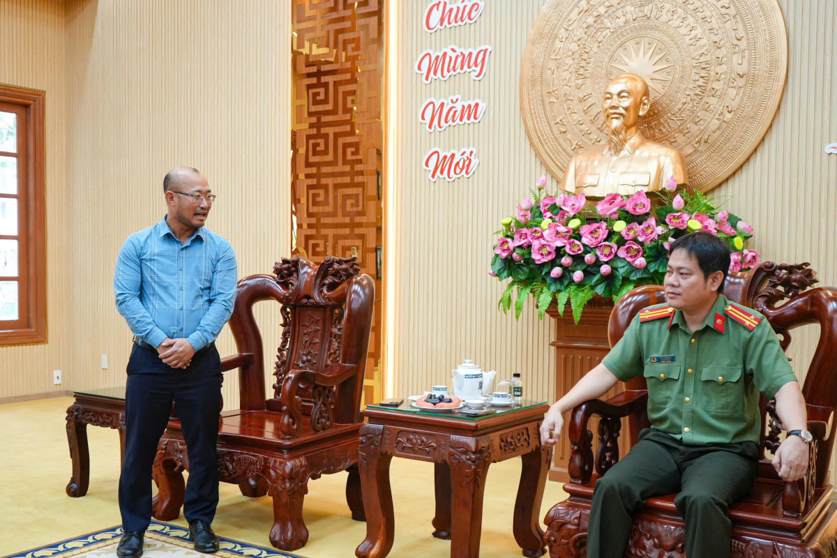 CHẤN HƯNG TRAO TẶNG CÔNG TRÌNH ĐIỆN CHO CÔNG AN THÀNH PHỐ CẦN THƠ