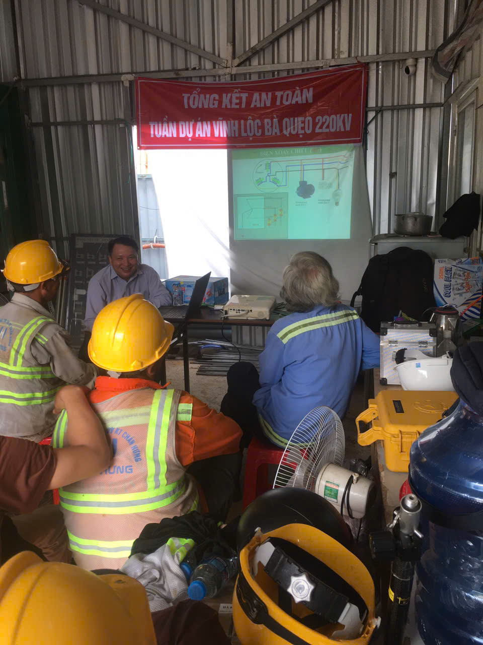Lan tỏa văn hóa an toàn tại dự án Vĩnh Lộc - Bà Quẹo 220kV